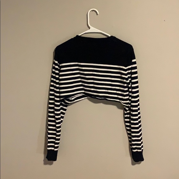H&M Black/White Striped Long Sleeve Cropped Tee- M - Picture 2 of 4